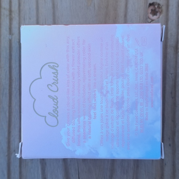 Too Faced Cloud Crush Blurring Blush - Picture 2 of 6